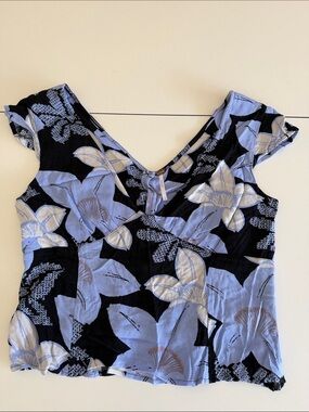 Free People Black and Light Blue Floral V-Neck Blouse 10